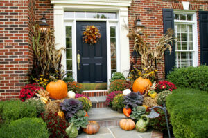 House decorated for fall, representative of making a fall move for home buyers and sellers.